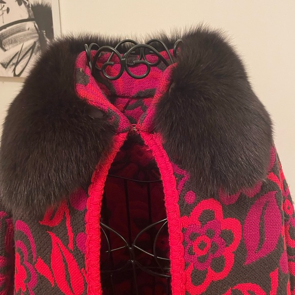 Mink collar tapestry cape - Picture 3 of 4